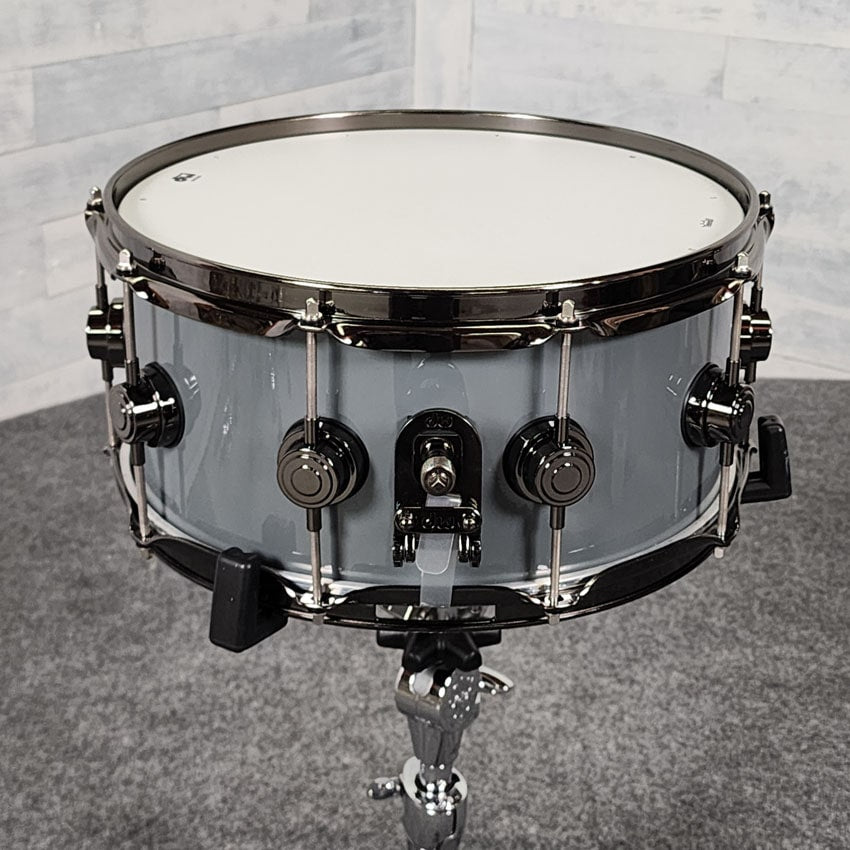 Used DW Collectors Brass Snare Drum 14x6.5 Gray w/Blk Nkl Hw - Drum Center Of Portsmouth