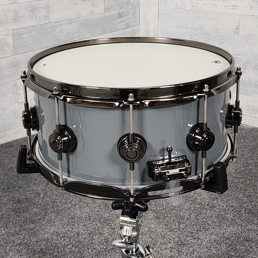 Used DW Collectors Brass Snare Drum 14x6.5 Gray w/Blk Nkl Hw - Drum Center Of Portsmouth