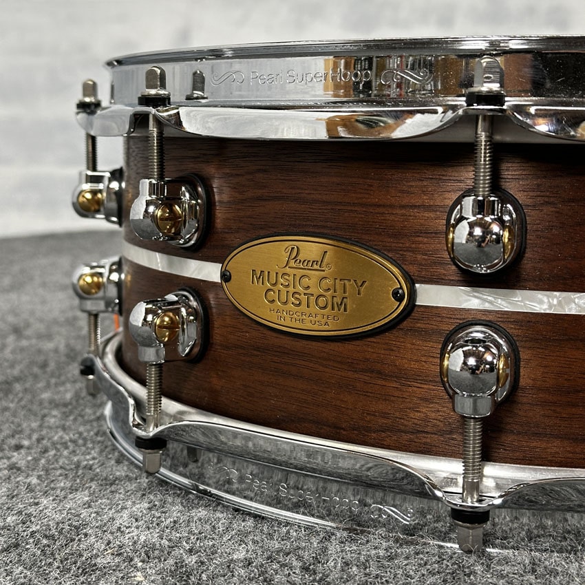 Used Pearl Music City Custom Solid Walnut Snare Drum 14x5 w/Marine Pearl Inlay - Very Good - Drum Center Of Portsmouth