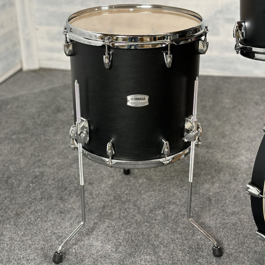 Used Yamaha Tour Custom Maple 4pc Drum Set w/20BD Licorice Satin - Drum Center Of Portsmouth