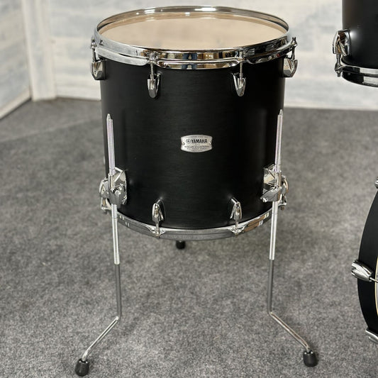 Used Yamaha Tour Custom Maple 4pc Drum Set w/20BD Licorice Satin - Drum Center Of Portsmouth