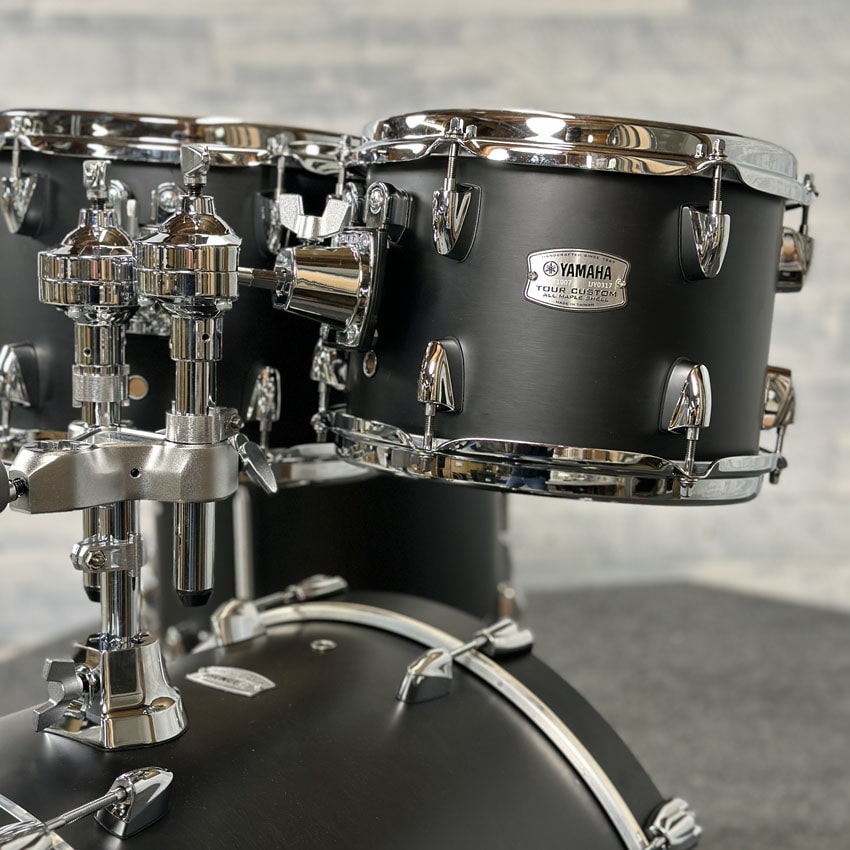 Used Yamaha Tour Custom Maple 4pc Drum Set w/20BD Licorice Satin - Drum Center Of Portsmouth