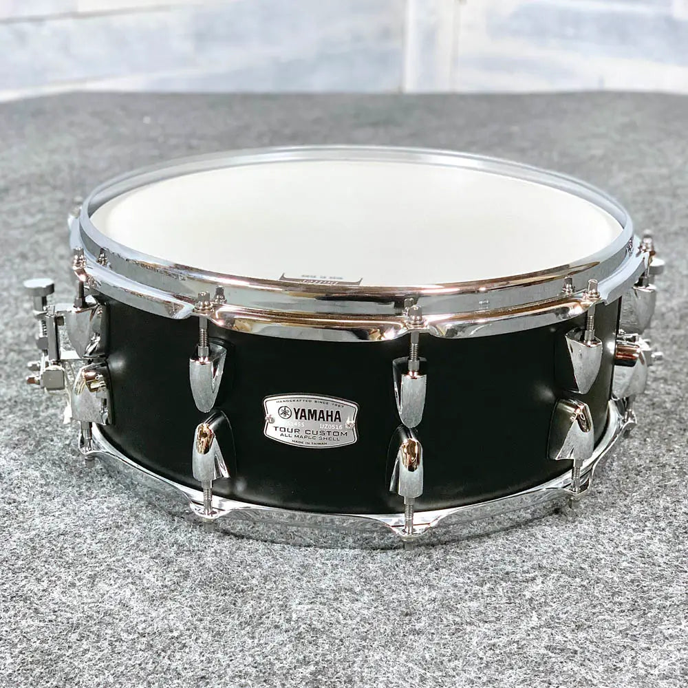Used Yamaha Tour Custom Maple Snare Drum 14x5.5 Licorice Satin - Drum Center Of Portsmouth