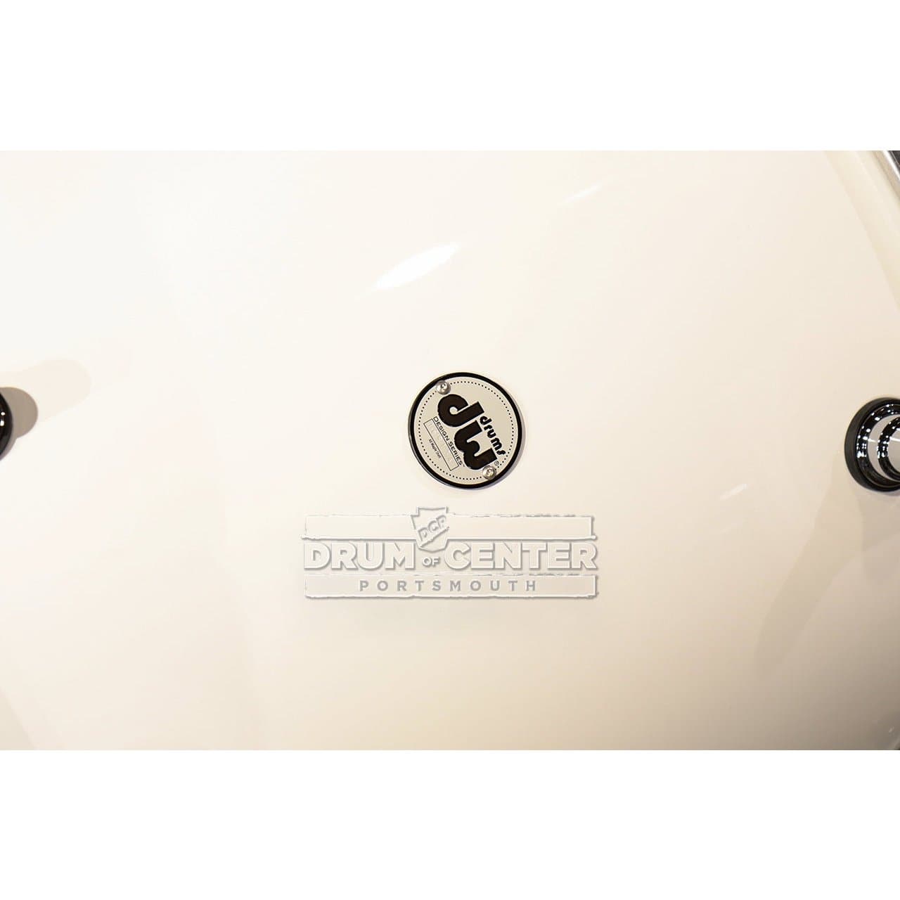 DW Design 5pc Drum Set w/22bd - Gloss White