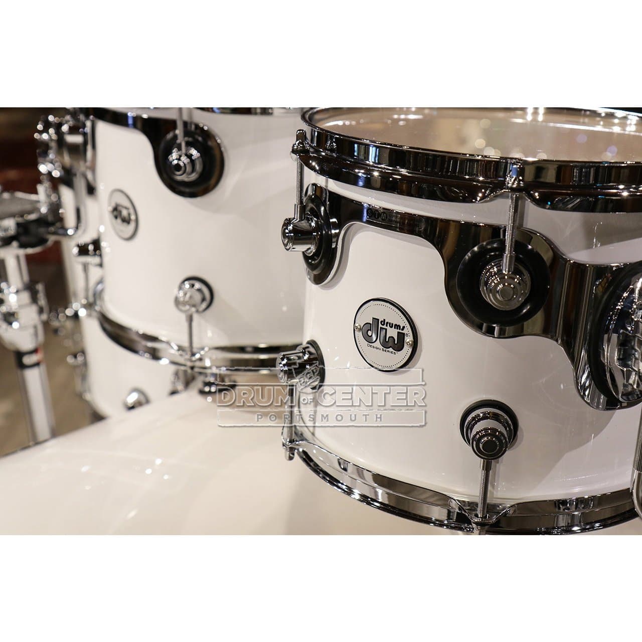 DW Design 5pc Drum Set w/22bd - Gloss White